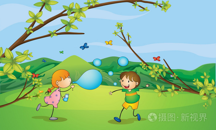 孩子们玩吹泡泡