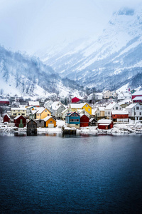 在冬天的挪威峡湾