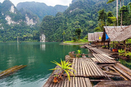 泰国湖长虹局域网上的浮村