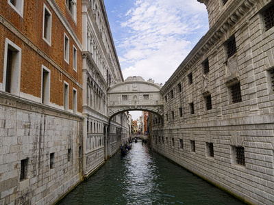 叹息之间，满屋子宫之桥，在意大利威尼斯的州立监狱