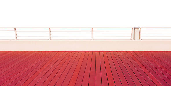 在白色背景查出的木板的红色木地板