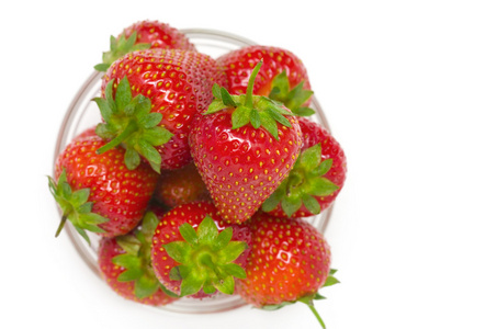 高关键照片的水果盘子装满了很好的红草莓