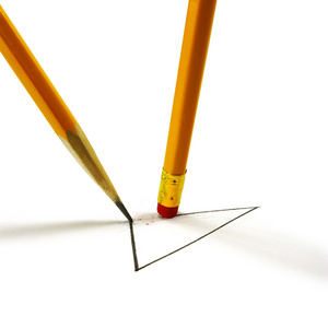 两支铅笔，在白色背景上的图像