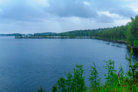 景观的湖泊在 Savonranta，Shouthern 