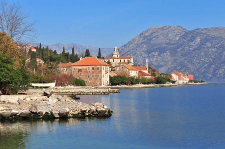 美丽的 Kotor 湾景观