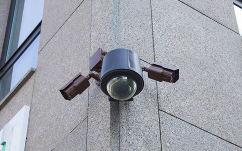 视频监测摄像机在建筑物上