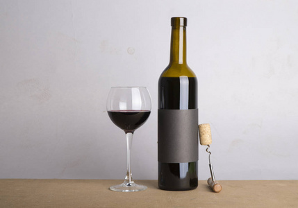 红葡萄酒和葡萄边框背景