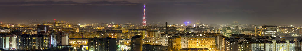乌克兰 IvanoFrankivsk 城市夜景鸟瞰图