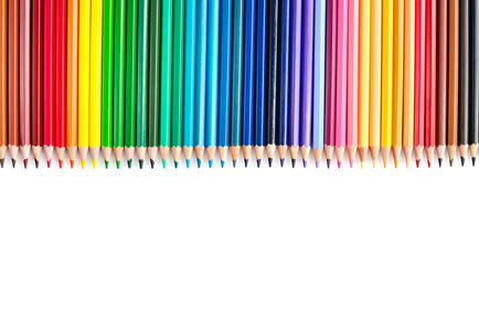 彩色的铅笔。在白色背景上孤立