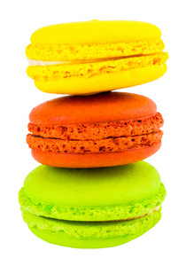 甜和色彩缤纷的法国杏仁饼或玛卡在白色背景上