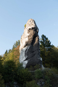 波兰自然公园的石灰岩岩石塔