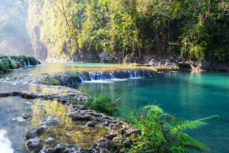 美丽的自然水池在 Semuc Champey, Lanquin, 危地马拉, 中美洲