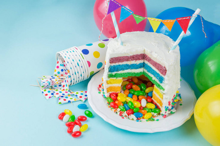 彩虹皮娜塔蛋糕与糖果生日背景, 卡片, 概念