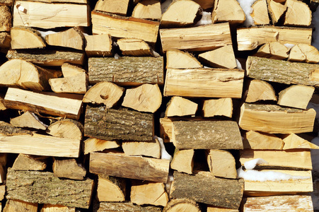 切碎的木材，堆积在木柴