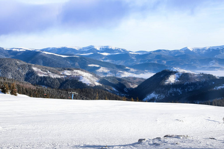 雪度假村滑雪坡