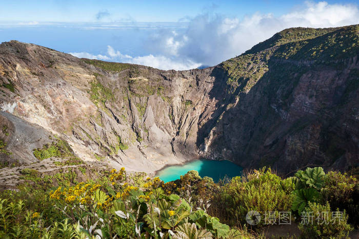 徒步去中美洲的irazu火山哥斯达黎加