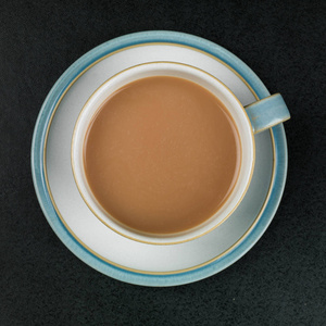 一杯白茶或咖啡