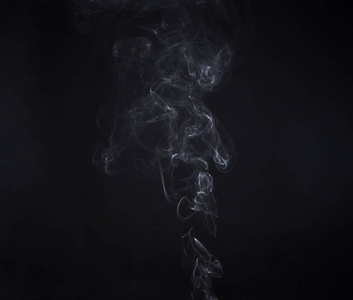 烟熏 aromastick 的白色烟雾云