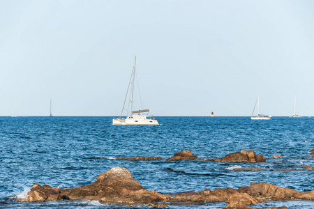 海岸蓝海游艇