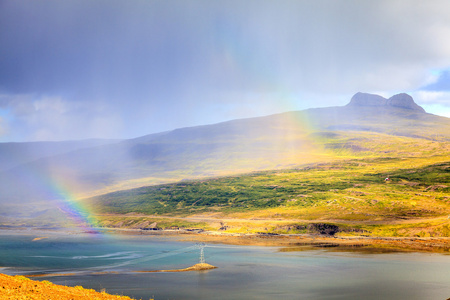 在 Westfjords 的彩虹