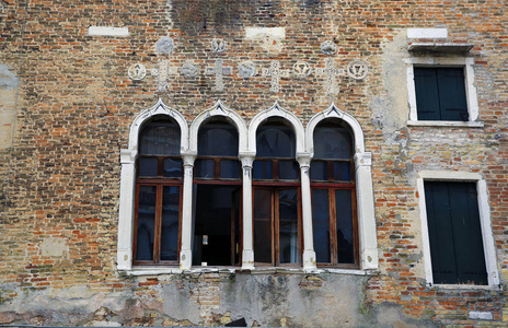 意大利威尼斯的旧窗户