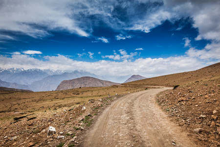 在喜马拉雅山的路