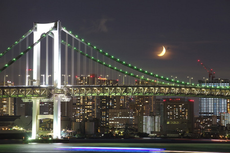 东京彩虹桥和月亮