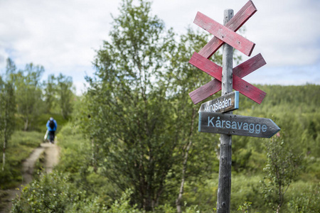 徒步漫步在 Lappland 的小径上