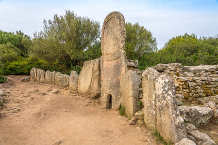 Coddu Vecchiu巨人坟墓附近 nuraghe Prisgiona