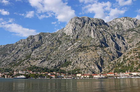 Kotor 城市景观黑山港口和老城