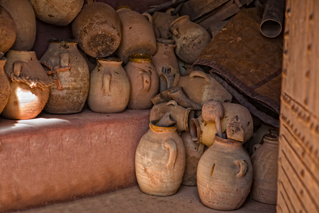 荷载的平原陶器图片