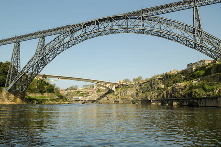 葡萄牙波尔图杜罗河河上的方特和玛丽亚桥