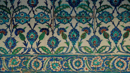 奥斯曼帝国古代手工土耳其瓷砖与花卉图案