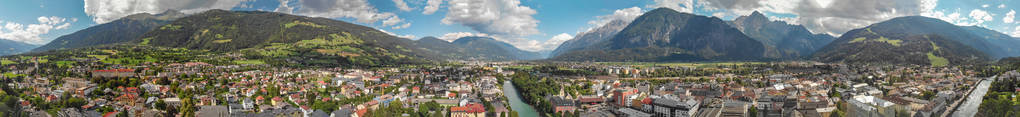 美丽的空中全景 Lienz, 奥地利