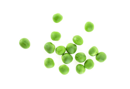 白色背景的年轻的绿色豌豆, 顶部视图