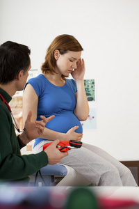 疼痛咨询怀孕的女人