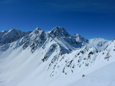 一个美丽的 skitouring 在冬天阿尔卑斯在奥地利