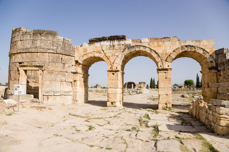 赫拉，土耳其。8687 年公元图密善门