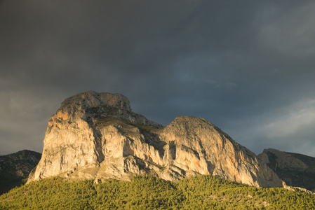 科斯塔布兰卡山脉图片