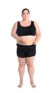 超重妇女在白色背景下体重减轻前