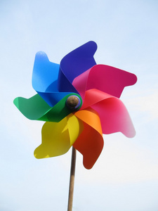色彩鲜艳的纸风车图片