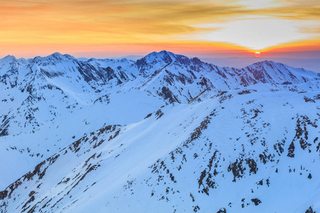 美丽的日落，罗马尼亚 Fagaras 山区