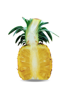 白色背景的菠萝切成一半