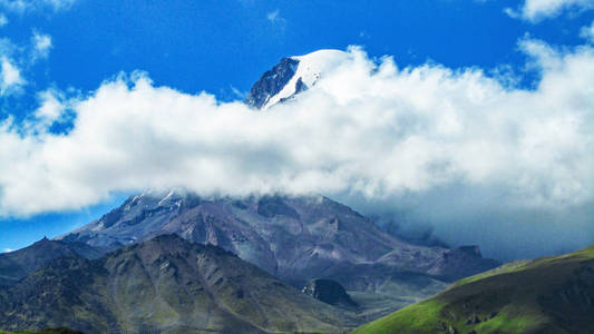 高加索山脉。美容天地