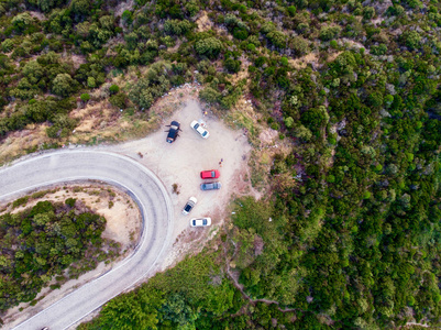Erdek TurankoyBalikesir 土耳其自然森林中山地方式的空中无人机视图