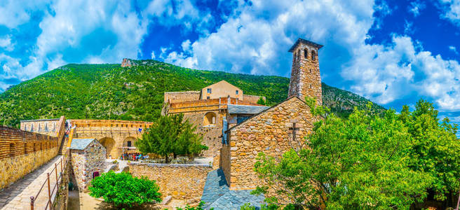 滨海自由城 de Conflent 村的利比里亚堡垒庭院