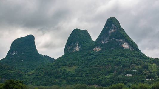 兴兴镇岩溶峰与漓江名河