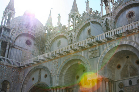威尼斯, 圣马可大教堂, 在大理石雕像和冰箱的侧面立面的细节