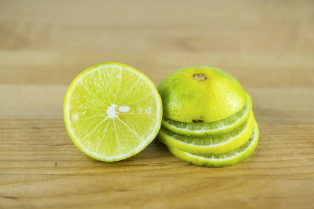 柠檬有维他命, 有助于皮肤健康的生活和流行果汁