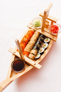 木制船上寿司
